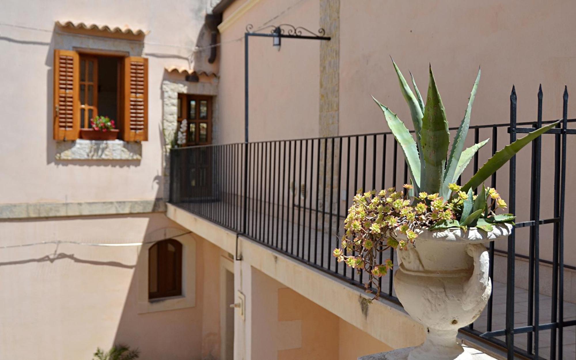 Panorama Suites Noto - Adults Only Exterior photo